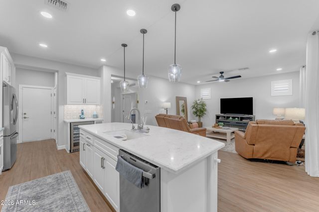 429 E VETERANS Way, Queen Creek, AZ 85140