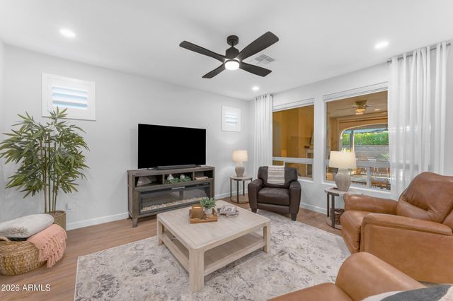 429 E VETERANS Way, Queen Creek, AZ 85140