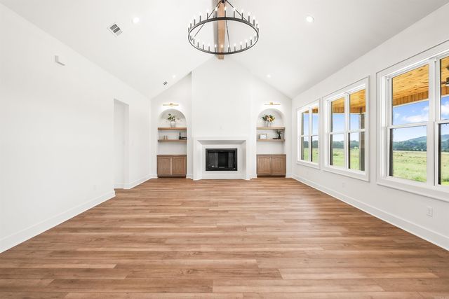 240 Castleberry Road, Greenbrier, AR 72058