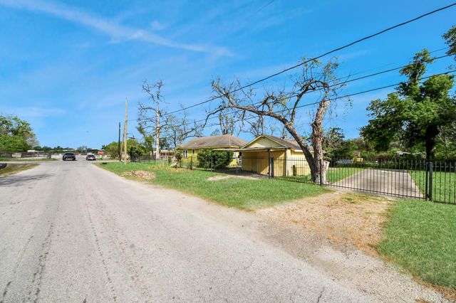 7302 Schneider Street, Houston, TX 77093