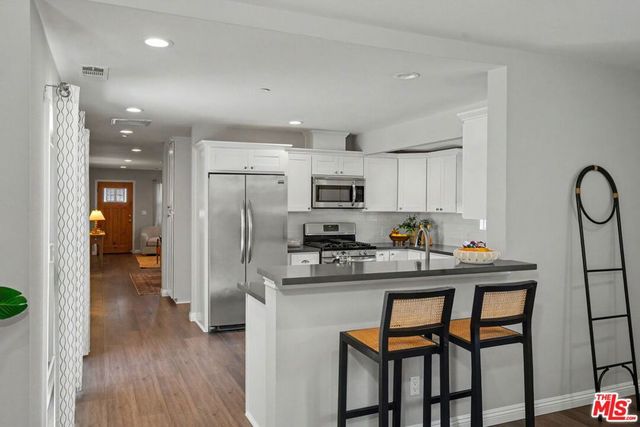 523 N Lamer Street, Burbank, CA 91506