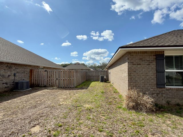 5281 Moore Loop, Crestview, FL 32536