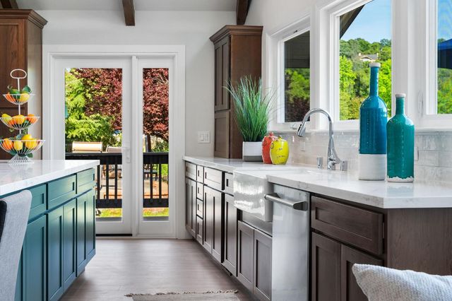 18209 Wildflower Dr, Penn Valley, CA 95946