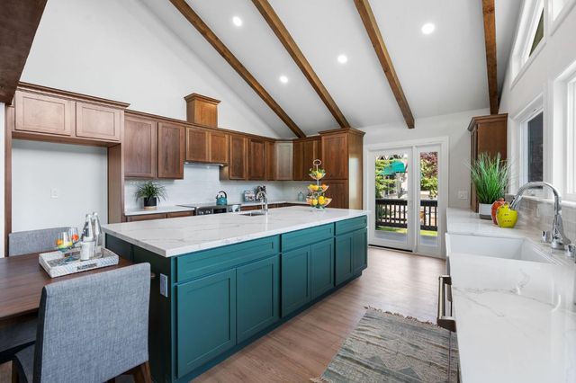 18209 Wildflower Dr, Penn Valley, CA 95946