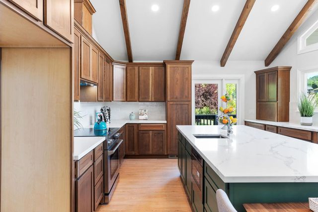 18209 Wildflower Dr, Penn Valley, CA 95946