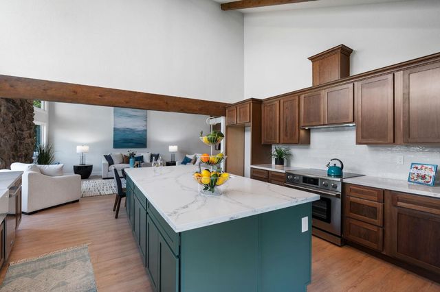 18209 Wildflower Dr, Penn Valley, CA 95946