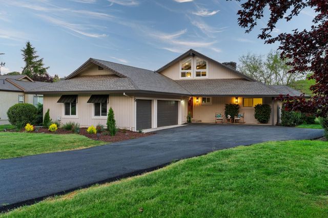 18209 Wildflower Dr, Penn Valley, CA 95946