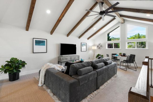 18209 Wildflower Dr, Penn Valley, CA 95946