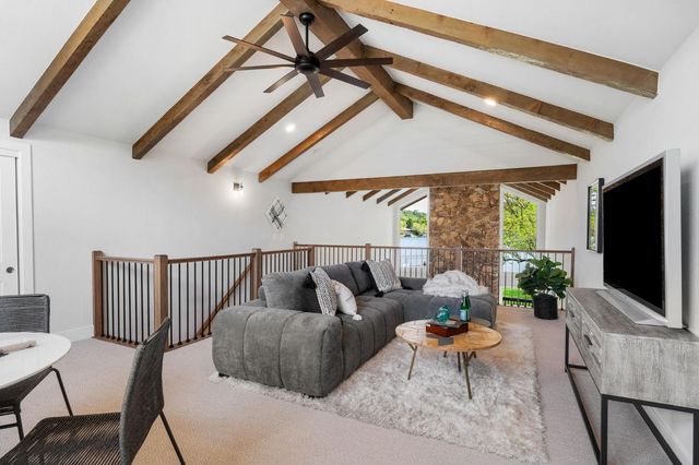 18209 Wildflower Dr, Penn Valley, CA 95946