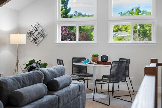 18209 Wildflower Dr, Penn Valley, CA 95946