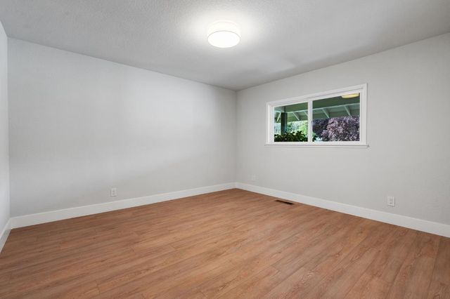 18209 Wildflower Dr, Penn Valley, CA 95946