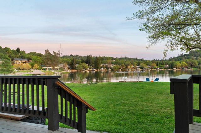 18209 Wildflower Dr, Penn Valley, CA 95946