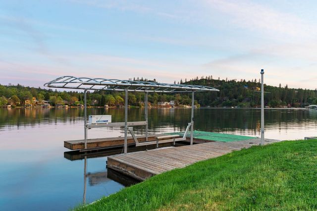 18209 Wildflower Dr, Penn Valley, CA 95946