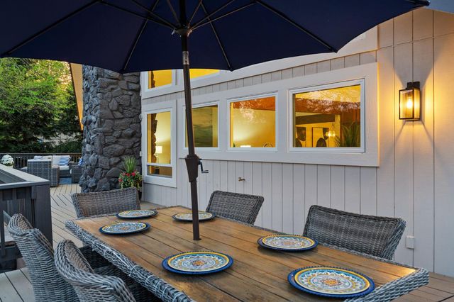 18209 Wildflower Dr, Penn Valley, CA 95946