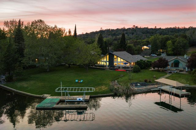 18209 Wildflower Dr, Penn Valley, CA 95946