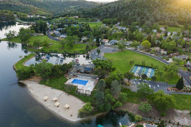 18209 Wildflower Dr, Penn Valley, CA 95946