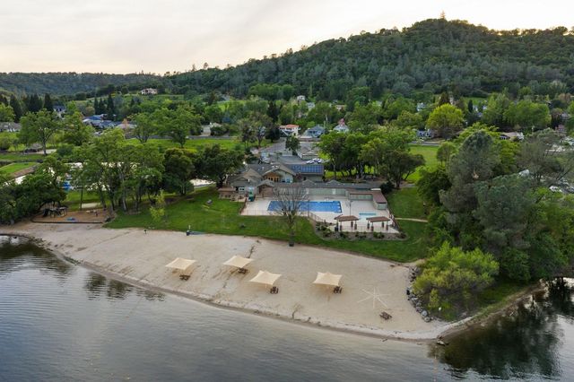 18209 Wildflower Dr, Penn Valley, CA 95946