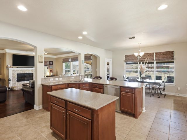 1130 Rio Bravo Way, Shady Shores, TX 76208