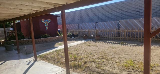 15728 La Paz, Victorville, CA 92395