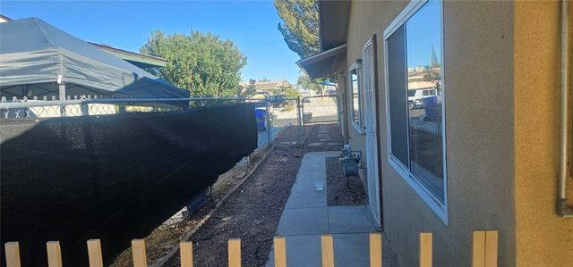 15728 La Paz, Victorville, CA 92395