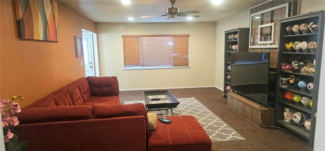 15728 La Paz, Victorville, CA 92395