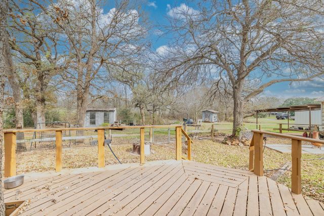 21 N CR 235, Gonzales, TX 78629