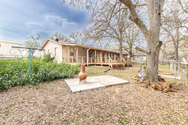 21 N CR 235, Gonzales, TX 78629