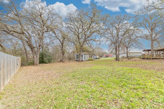 21 N CR 235, Gonzales, TX 78629