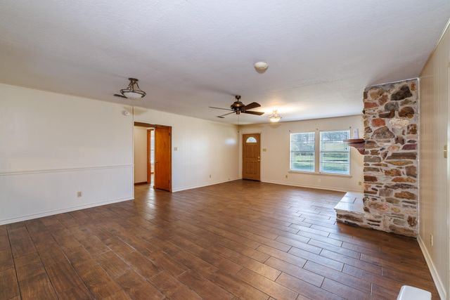 21 N CR 235, Gonzales, TX 78629