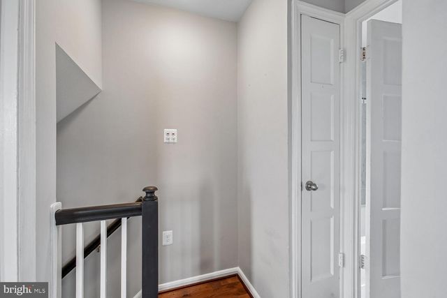 5812 N N KINGS HWY, Alexandria, VA 22303
