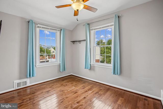 5812 N N KINGS HWY, Alexandria, VA 22303