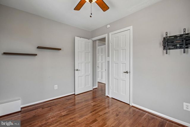 5812 N N KINGS HWY, Alexandria, VA 22303