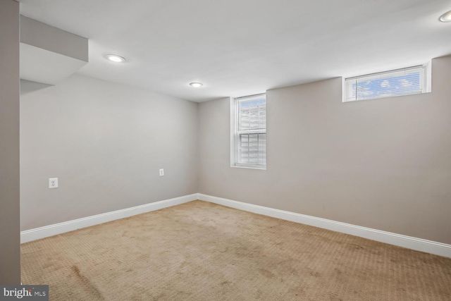5812 N N KINGS HWY, Alexandria, VA 22303