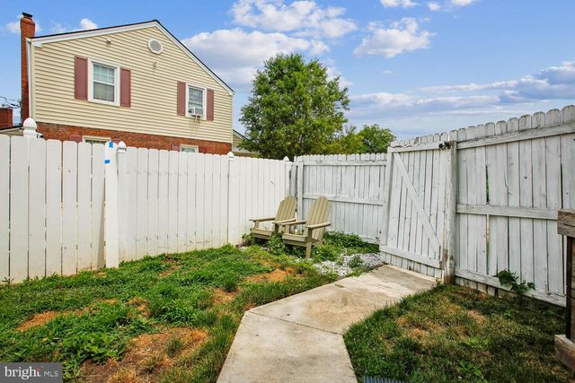 5812 N N KINGS HWY, Alexandria, VA 22303