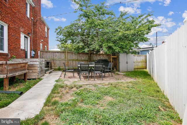 5812 N N KINGS HWY, Alexandria, VA 22303