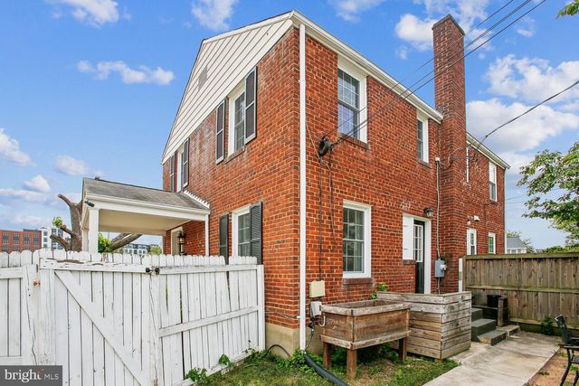 5812 N N KINGS HWY, Alexandria, VA 22303