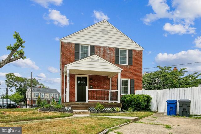5812 N N KINGS HWY, Alexandria, VA 22303