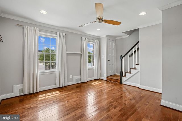 5812 N N KINGS HWY, Alexandria, VA 22303