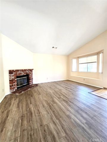 45521 13, Lancaster, CA 93534