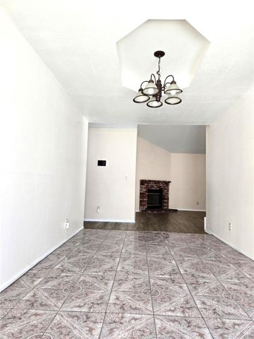 45521 13, Lancaster, CA 93534