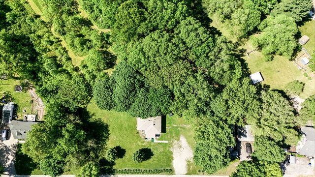 1356 Pipestone Road, Benton Charter Twp, MI 49022