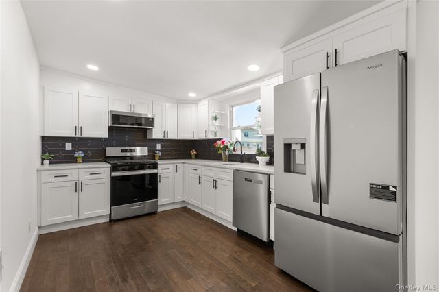 184 Dallas Street, Lindenhurst, NY 11757