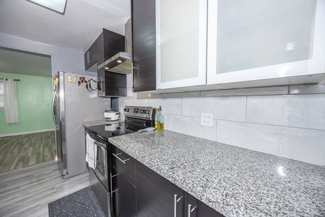 320 S Raynor Avenue, Joliet, IL 60436