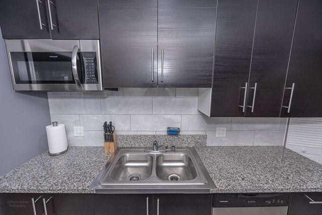 320 S Raynor Avenue, Joliet, IL 60436