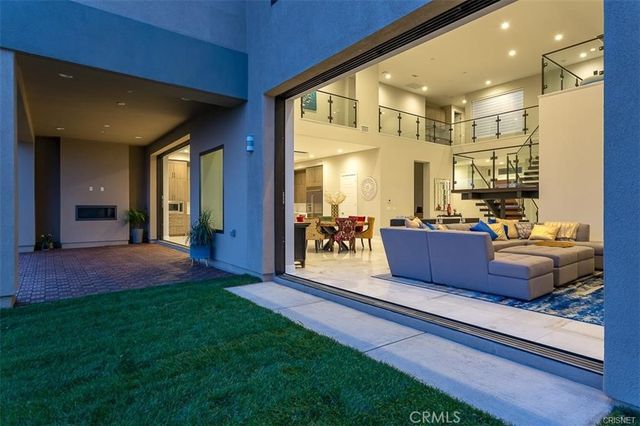 11527 N Darcy, Porter Ranch, CA 91326