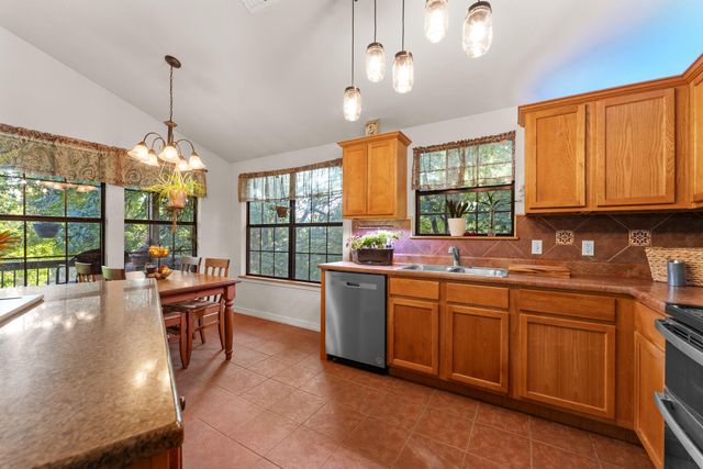 518 Baker Hole Road, Galena, MO 65656