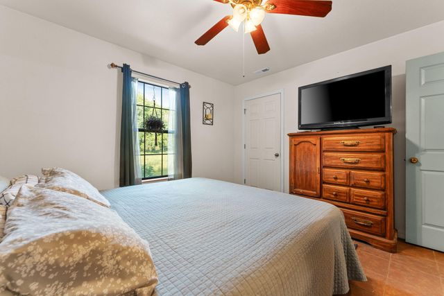 518 Baker Hole Road, Galena, MO 65656