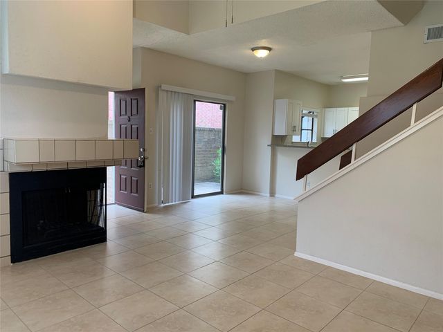 2710 Grants Lake Boulevard M5, Sugar Land, TX 77479