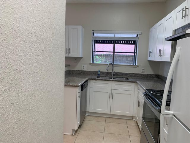 2710 Grants Lake Boulevard M5, Sugar Land, TX 77479