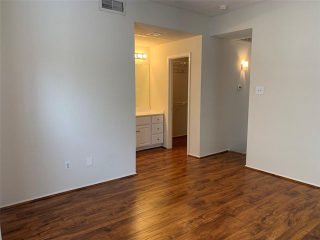 2710 Grants Lake Boulevard M5, Sugar Land, TX 77479